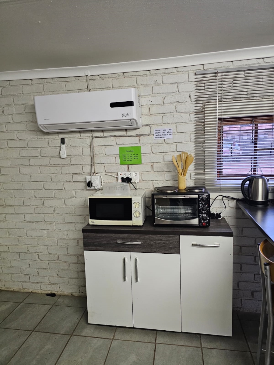 To Let 2 Bedroom Property for Rent in Olifantshoek Northern Cape